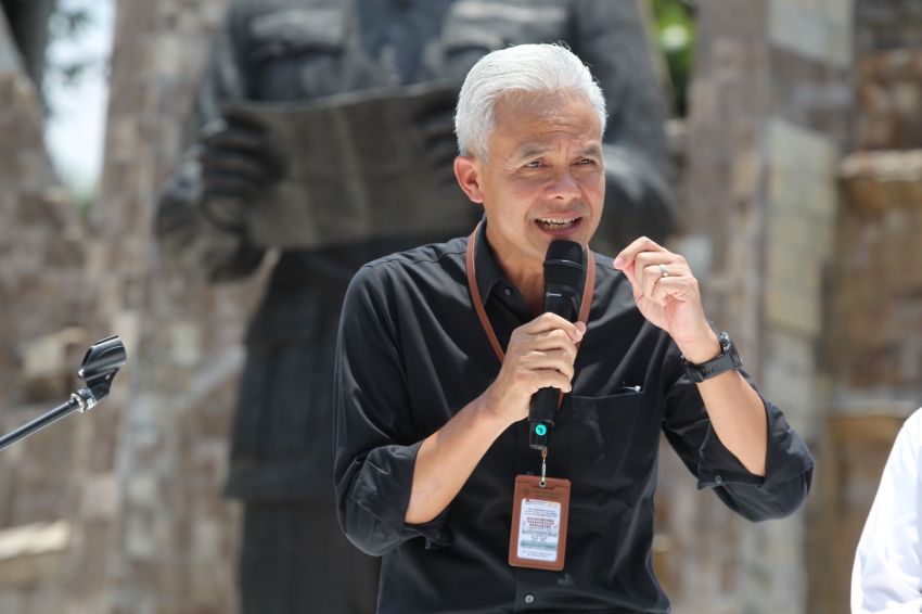 Makan Siang Bersama Jokowi, Ganjar Pranowo Tiba di Istana