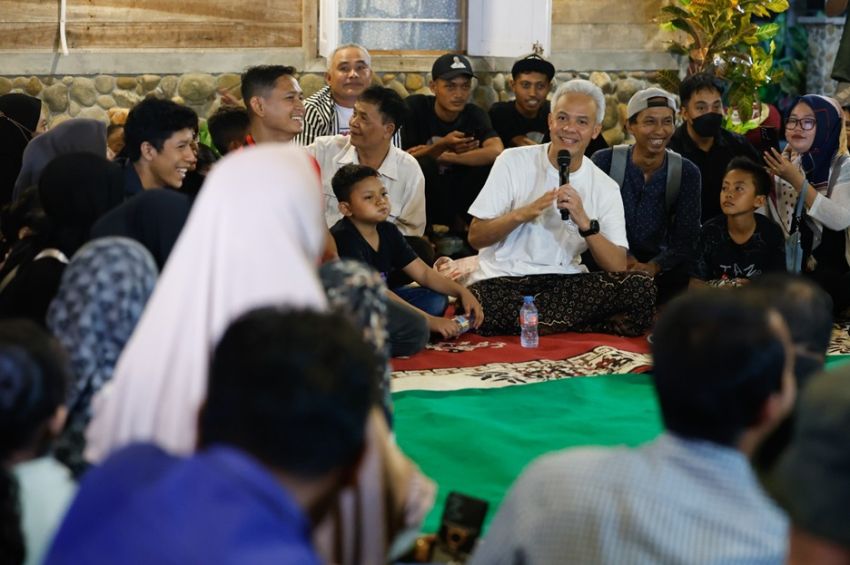 Ganjar Pranowo Nginap di Rumah Warga Musi Rawas, Dengar Curhat dan Masukan Rakyat Berjam-jam