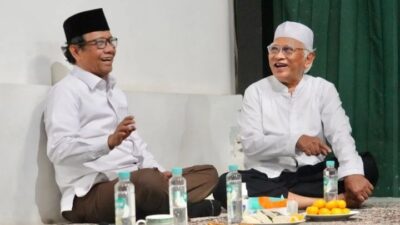 Selelah Apa pun Jasmani dan Rohani, jika Bertemu Gus Mus Menjadi Ringan dan Segar