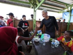 Pedagang Bubur Ayam di Merauke Kaget Dikunjungi Ganjar Pranowo sampai Gemetaran