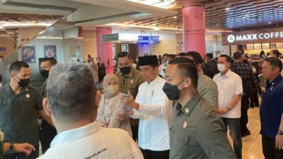 Presiden Jokowi Jenguk Doni Monardo di RS Siloam