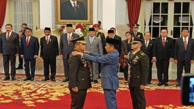 Presiden Jokowi Lantik Menantu Luhut Letjen TNI Maruli Simanjuntak Jadi KSAD