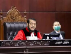 Tak Penuhi Syarat Formil, Denny Indrayana Sebut Putusan MK Nomor 90 Tidak Sah