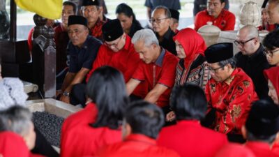 Ziarah ke Makam Bung Karno, Ganjar Berdoa agar Indonesia Berjalan sesuai Konstitusi