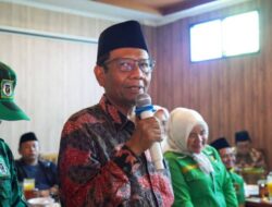 Kunjungi Pesantren Sirnamiskin, Mahfud MD Ajarkan Santri Amalan Doa Gus Dur