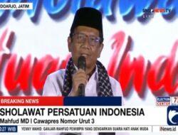 Momen Mahfud MD Ajak Ribuan Jemaah di Sidoarjo Jatim Sholawat Burdah