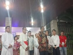 Sambangi Gereja Katedral saat Misa Malam Natal, Mahfud MD Titip Pesan Perdamaian