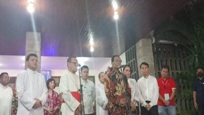 Sambangi Gereja Katedral saat Misa Malam Natal, Mahfud MD Titip Pesan Perdamaian