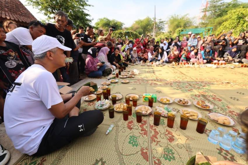 Setelah Lari Pagi, Ganjar Sarapan Bareng Warga Klaten