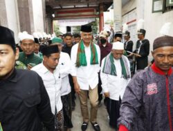 Sowan ke KH Abdullah Ubab Maimoen, Ganjar Bakal Nasionalkan Insentif Guru Agama