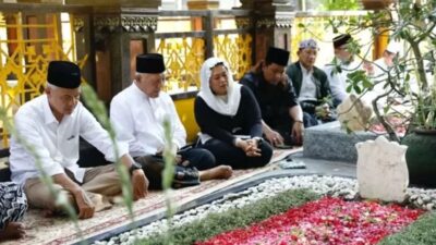 Ziarah Makam Kakek Cak Imin, Warga Teriaki Ganjar Presiden