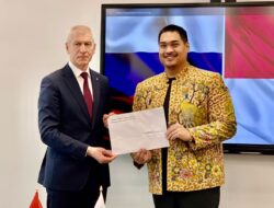 Menpora Dito Bertemu Menpora Rusia, Menyerahkan Surat Pesan dari Prabowo Subianto kepada Putin