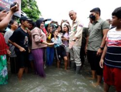 Mari Sejenak Kita Kirim Doa