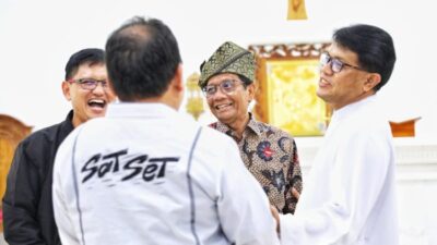 Sambangi Gereja Santo Yoseph Karimun Kepri, Mahfud MD Disambut Tabur Beras Kuning hingga Barongsai