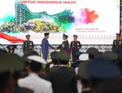 Presiden Jokowi Berikan Penganugerahan Jenderal Bintang 4 kepada Prabowo