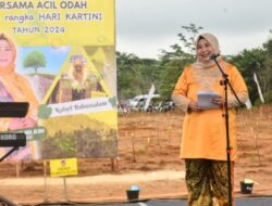 Menginspirasi Wanita Banjar dengan Pesan Semangat Acil Odah pada Penanaman Pohon untuk Harmoni Hijau