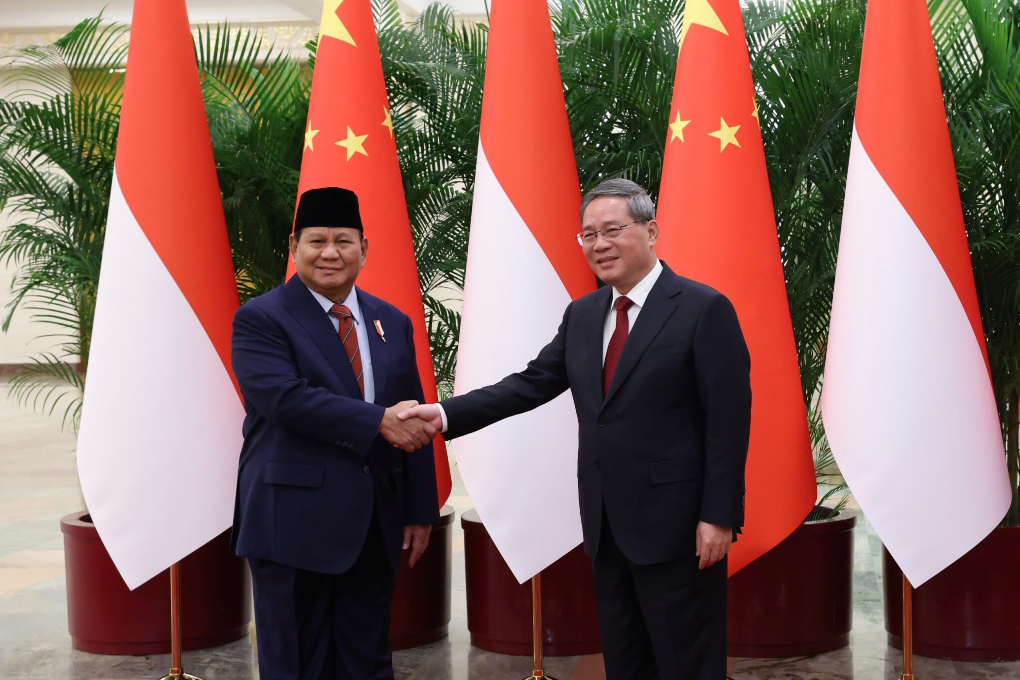 Prabowo Berdiskusi dengan PM Li Qiang tentang Penguatan Kerja Sama RI-Tiongkok