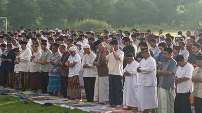 Ganjar Pranowo dan Keluarga Salat Id di Wedomartani Sleman, Mahfud MD di UGM