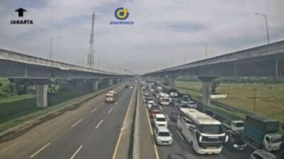 Imbas Kecelakaan Maut di Tol Japek Km 58, Penumpukan Kendaraan Sepanjang 16 Km