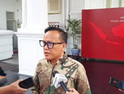 Jokowi Undang Relawan Bukber di Istana