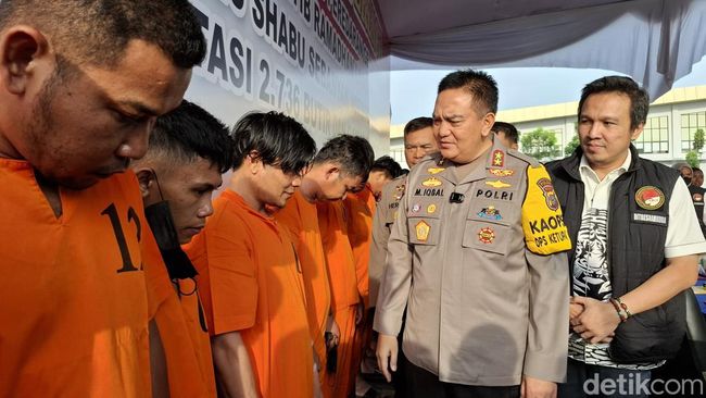 Kapolda Riau Membongkar Peredaran 107 Kg Sabu di Kampung Narkoba