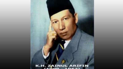 Kisah KH Zainul Arifin yang Tertembak saat Salat Bersama Bung Karno