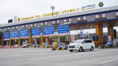 One Way Arus Balik Ditiadakan, Lalin KM 70 Tol Japek Padat