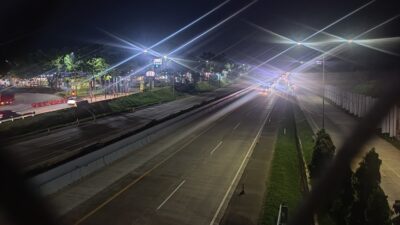 Situasi Lalin Ruas Tol Cipali di Malam Takbiran Hujan Rintik