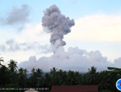 Gunung Ibu Erupsi, Tinggi Letusan Mencapai 1.500 Meter