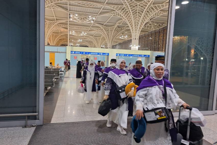 Jemaah Haji Indonesia Dilarang Bentangkan Bendera dan Spanduk di Tanah Suci