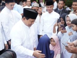 Prabowo Subianto Bertemu Warga Hambalang Bogor pada Iduladha 1445 H