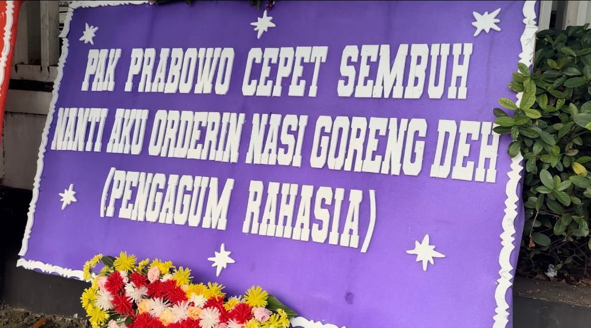 Warga dan Pejabat Mengirim Karangan Bunga Dukungan untuk Prabowo Subianto Setelah Operasi di RSPPN Bintaro