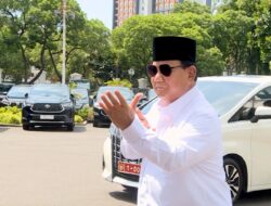 Prabowo Subianto Jogging Lightly and Striking a Silat Pose at the Presidential Palace After Leg Surgery