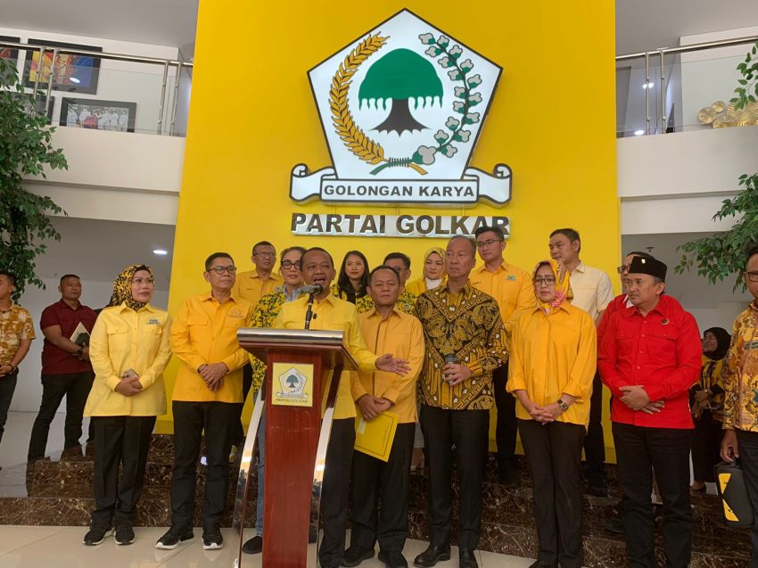 Penampilan Airin Berkemeja Kuning saat Diusung Golkar di Pilkada Banten