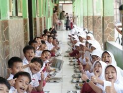 Uji Coba Program Makanan Bergizi Prabowo, Orang Tua: Gizi Anak Saya Terjaga