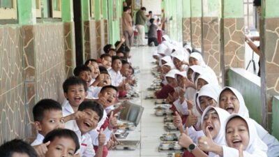 Uji Coba Program Makanan Bergizi Prabowo, Orang Tua: Gizi Anak Saya Terjaga