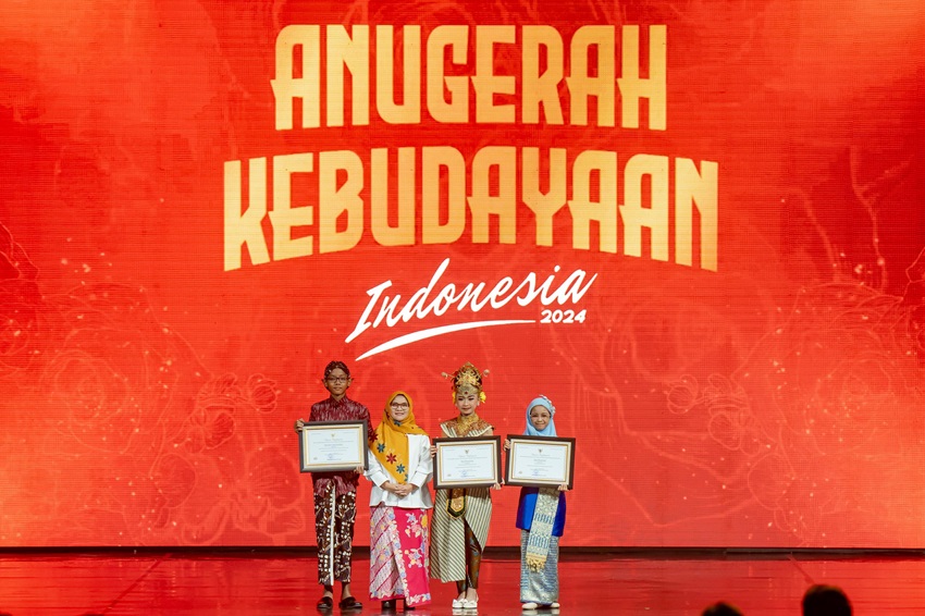 3 Anak Hebat Terima Penghargaan di AKI 2024