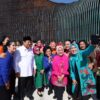 Prabowo Subianto Captures a Fun Selfie Moment with Iriana and Mothers at IKN