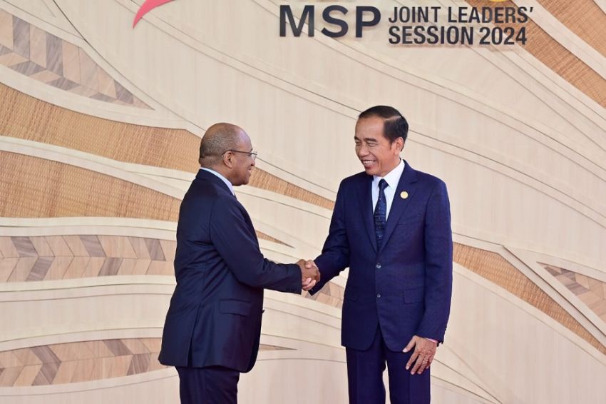 Momen Presiden Jokowi Sambut Pemimpin Delegasi di Pembukaan HLF MSP & IAF