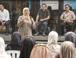 Khofifah dan Para Buruh di Sidoarjo Rayakan Ulang Tahun Prabowo Subianto dengan Memberikan Al-Fatihah