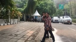 Ikut Merapat ke Kediaman Prabowo, Mendagri Tito Tebar Senyuman