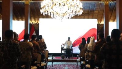 Momen Prabowo Terima Ucapan Ulang Tahun saat Pembekalan Calon Wakil Menteri di Hambalang