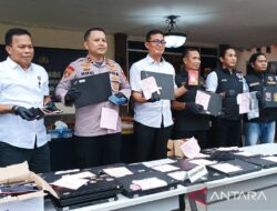 Tersangka Penipuan Daring: Modus Aplikasi Kencan Gaji 5-7 Juta