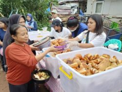 “MNC Peduli & Park Hyatt Jakarta Bagikan Makanan Gratis di Tanah Baru Bogor”
