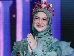 8 Tren Gaya Hijab Terpopuler 2025!