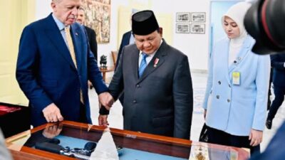 Prabowo Beri Cendera Mata Senjata Pindad ke Erdogan