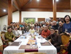 Rapat Prabowo dan Pimpinan Media: Diskusi Isu Penting di Hambalang