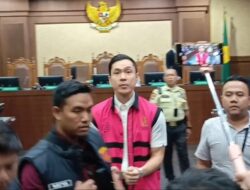 7 Fakta Menarik Tentang Rompi Tahanan Pink Harvey Moeis