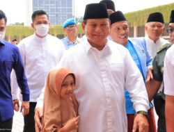 Prabowo Salat Idulfitri di Masjid Istiqlal dan Open House di Istana