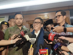 Hasto Tertawa Usai Sidang: Belajar sebagai Terdakwa